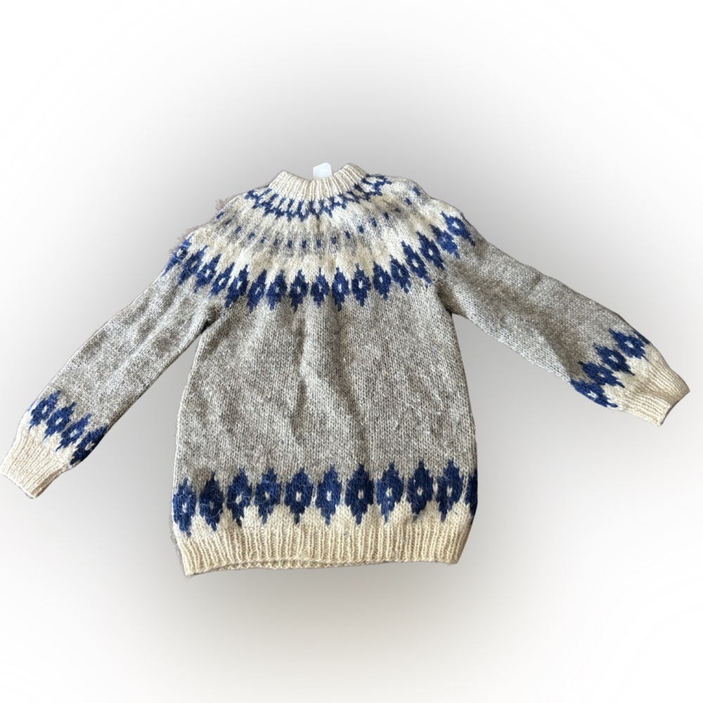 Wool sweater handmade in Iceland